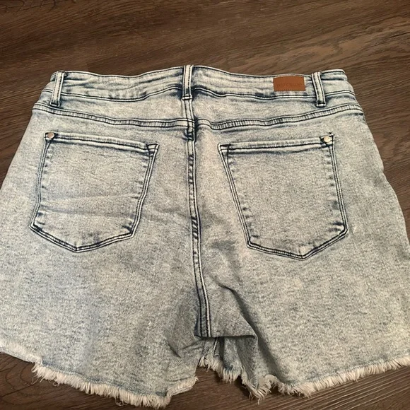 Judy Blue American Flag Denim Shorts - Picture 4 of 5